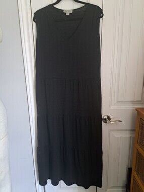 Charlie Paige long Black Sleeveless Tiered Maxi Dress lightweight resort comfort